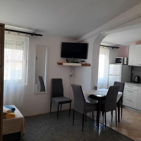 Apartments Ninske Vodice Cameră foto