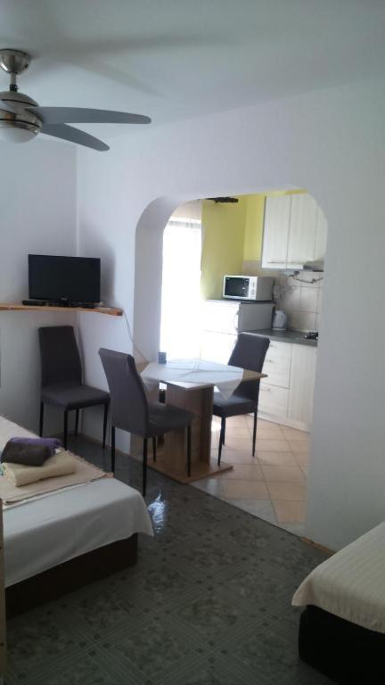Apartments Ninske Vodice Cameră foto