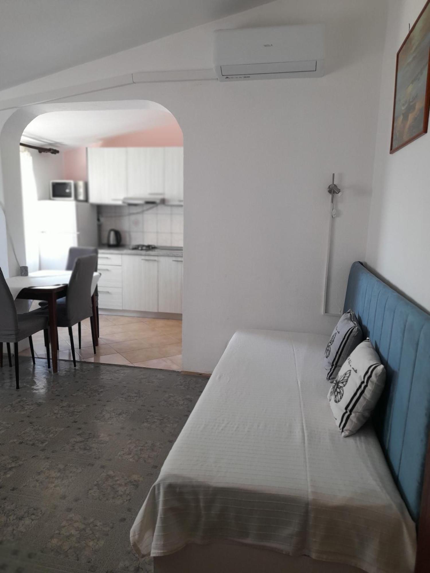 Apartments Ninske Vodice Cameră foto